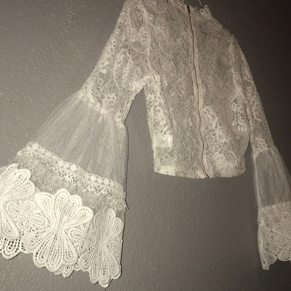 Lace crop top - Picture 4 of 4